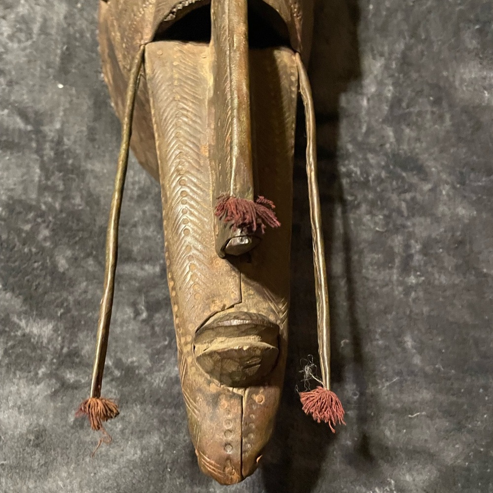 Handcrafted Tribal Wooden Mask in 🇲🇱 Mali, Africa - Picture 4 of 6